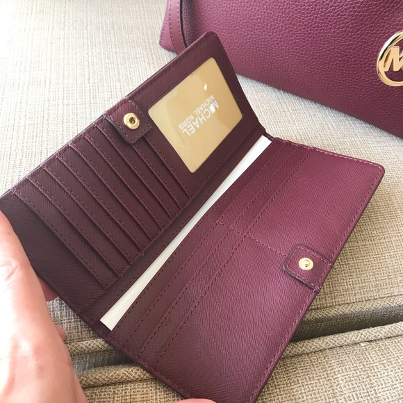 Bundle✨Michael Kors small Kimberly satchel &wallet - Picture 3 of 8